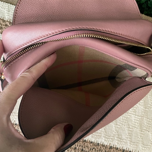 Burberry Pink Leather Buckle Camera Bag Authentic - Picture 9 of 10